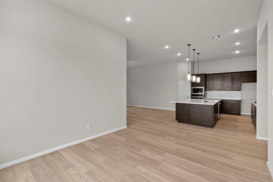 Spacious, unfurnished interior of a new home in Escondido, Magnolia (Image 20).