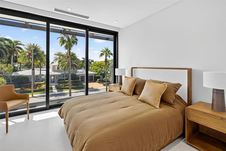 Furnished interior view inside a new home in , Fort Lauderdale (Image 22).