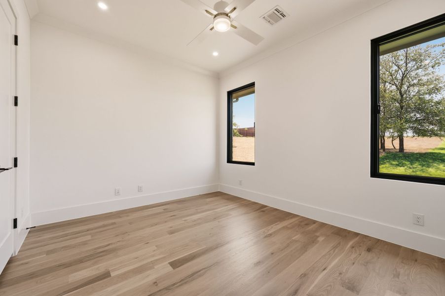Spacious, unfurnished interior of a new home in Fleming Pointe, Fort Worth (Image 46).