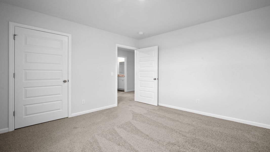 Spacious, unfurnished interior of a new home in Holly Oaks, Statesboro (Image 37).