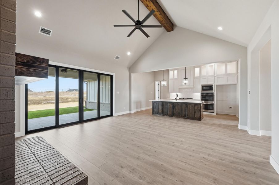 Spacious, unfurnished interior of a new home in Rocky Top Ranch, Reno (Image 23). Spacious, unfurnished interior of a new home in Rocky Top Ranch, Reno (Image 23).