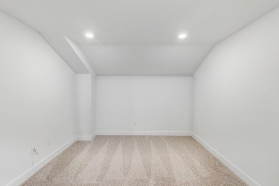 Spacious, unfurnished interior of a new home in The Colony - 50', Bastrop (Image 20).