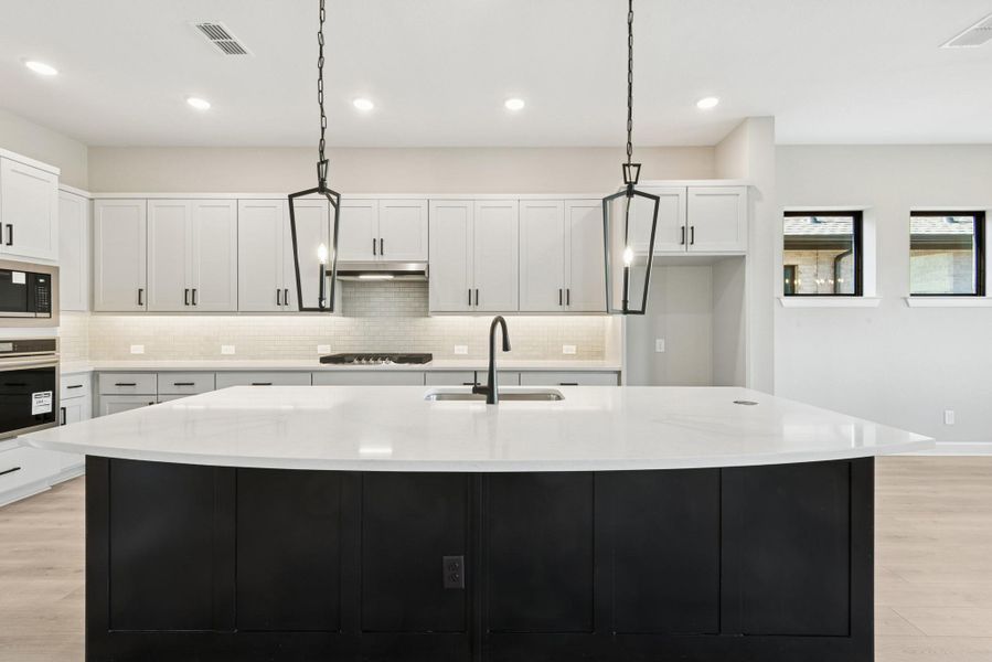 Furnished interior view inside a new home in Riceland 60’ Homesites, Mont Belvieu (Image 6). Furnished interior view inside a new home in Riceland 60’ Homesites, Mont Belvieu (Image 6).