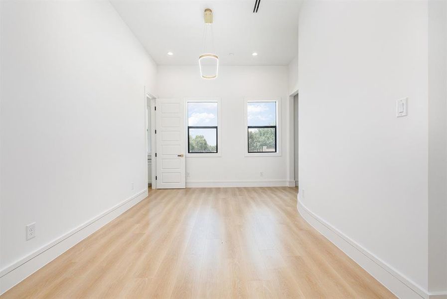 Spacious, unfurnished interior of a new home in , Colleyville (Image 26).