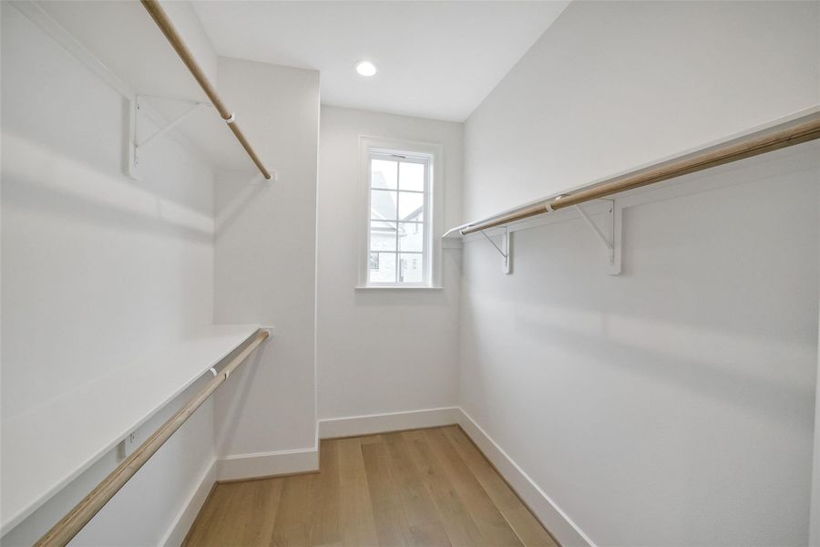 Spacious, unfurnished interior of a new home in Reserve in Memorial, Houston (Image 25). Spacious, unfurnished interior of a new home in Reserve in Memorial, Houston (Image 25).
