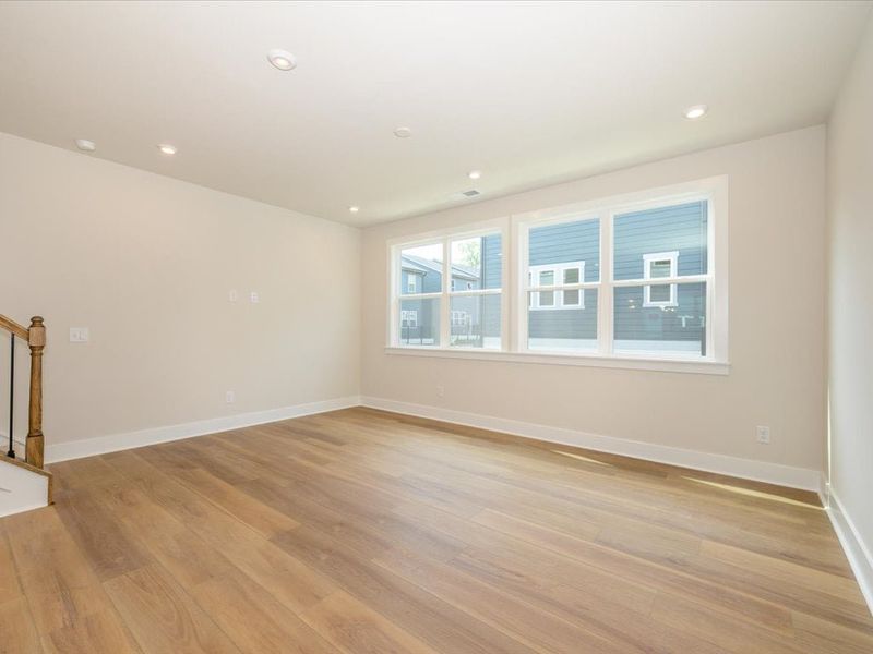 Spacious, unfurnished interior of a new home in Context at Oakhurst, Charlotte (Image 13). Spacious, unfurnished interior of a new home in Context at Oakhurst, Charlotte (Image 13).