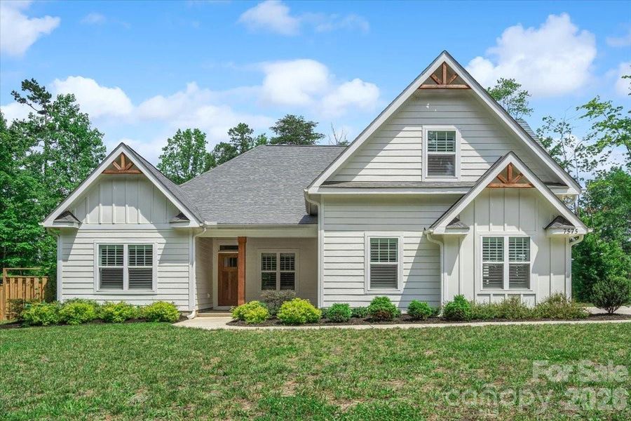 Almost new home on 1.3 acres! Almost new home on 1.3 acres!