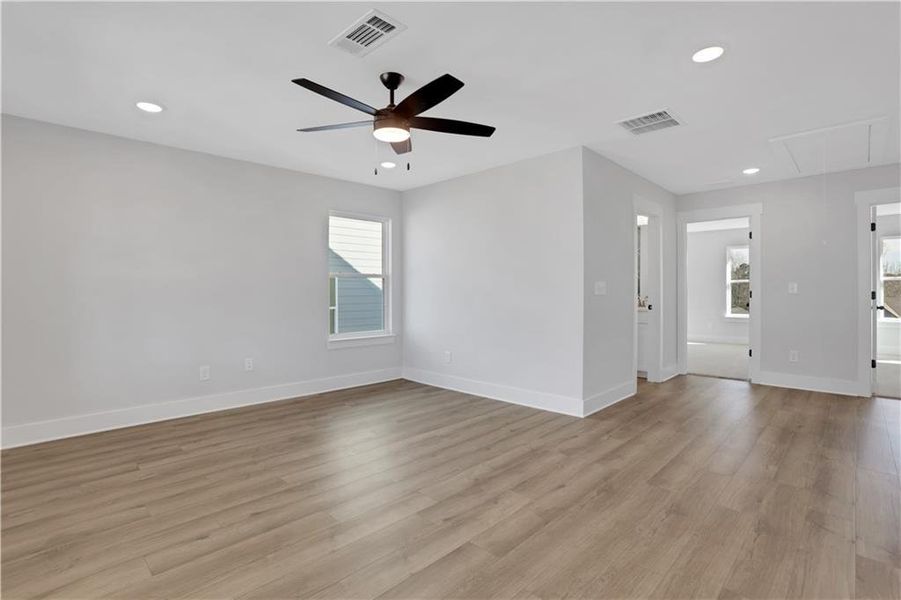 Spacious, unfurnished interior of a new home in Twin Lakes, Hoschton (Image 36).