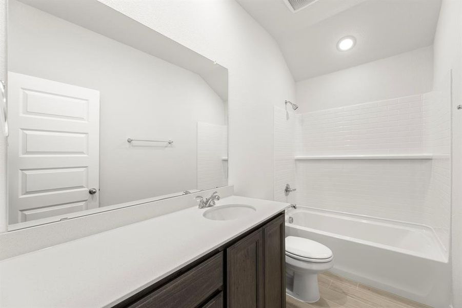 05. 116 Coyote - 2ND Bath 05. 116 Coyote - 2ND Bath