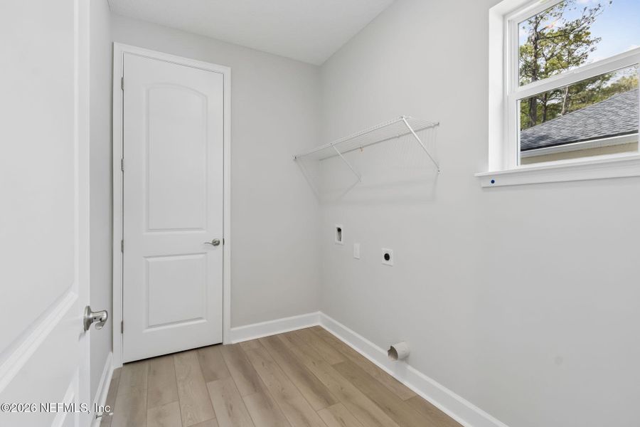 Spacious, unfurnished interior of a new home in Sandy Ridge, Yulee (Image 16).