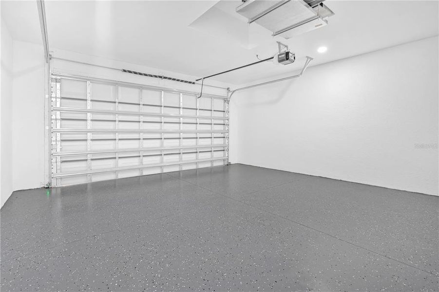 Spacious, unfurnished interior of a new home in , Punta Gorda (Image 34).