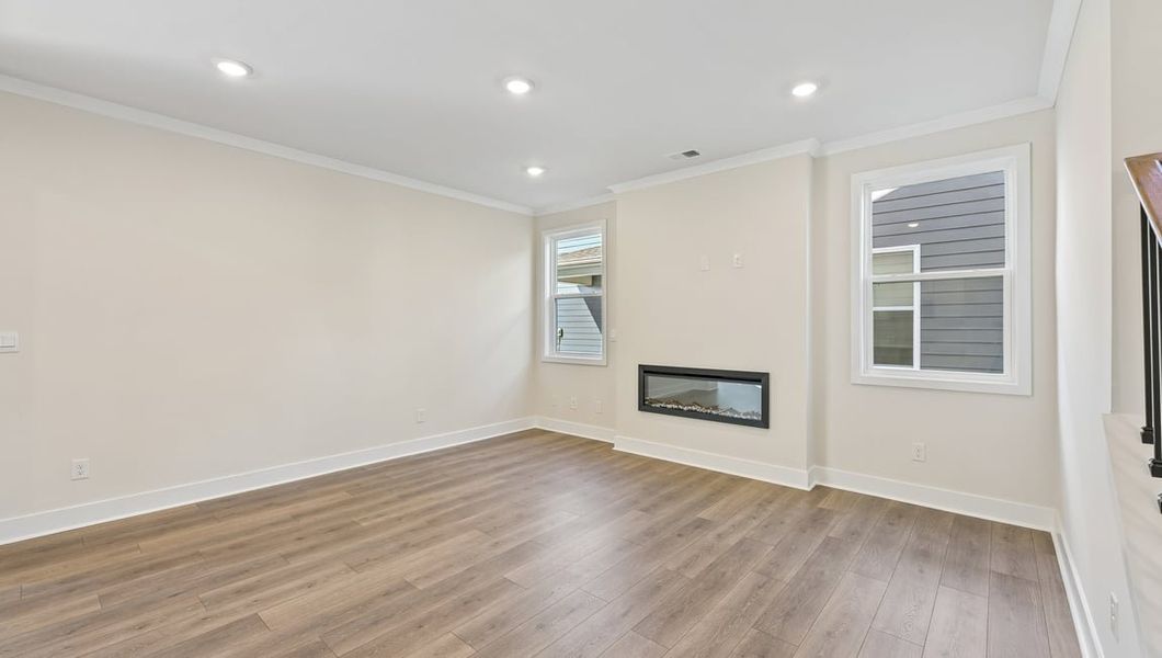 Spacious, unfurnished interior of a new home in Oak Grove Hill, Huntersville (Image 16).
