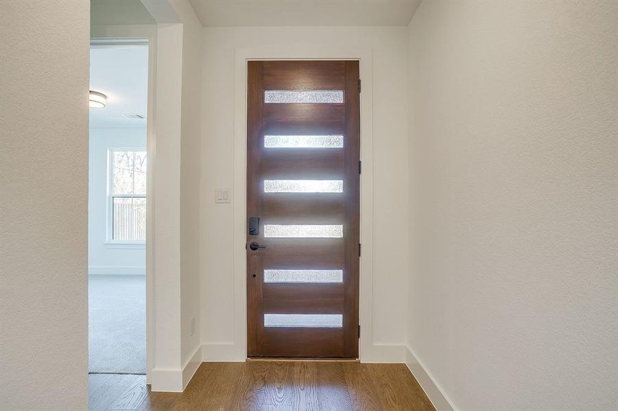 Spacious, unfurnished interior of a new home in Terrace Oaks, Arlington (Image 18).