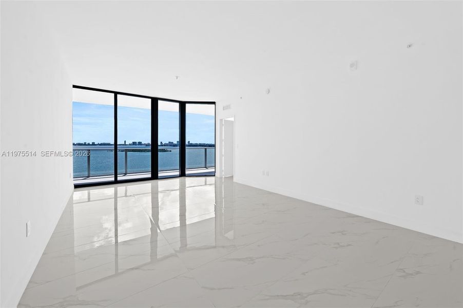 Spacious, unfurnished interior of a new home in , Miami (Image 29).