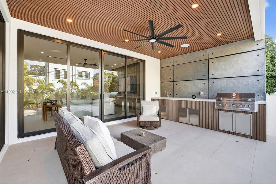 Exterior details and patio area of a home in , Fort Lauderdale (Image 29).