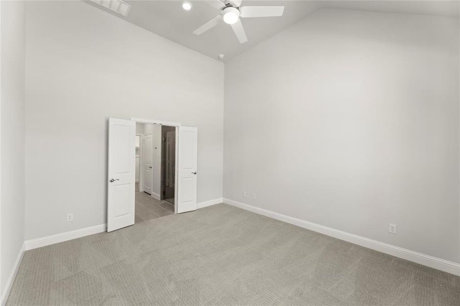 Spacious, unfurnished interior of a new home in Woodbridge, Wylie (Image 24).