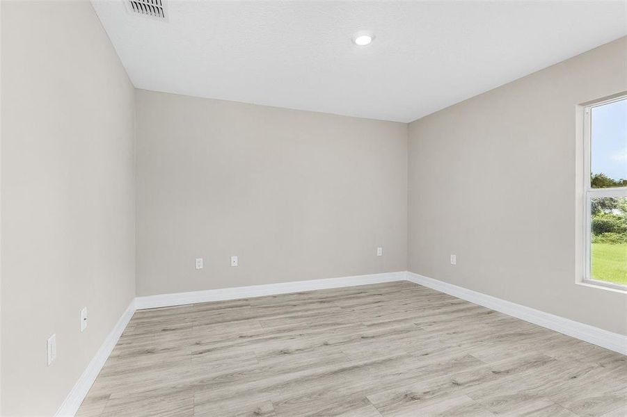 Spacious, unfurnished interior of a new home in , North Port (Image 29).