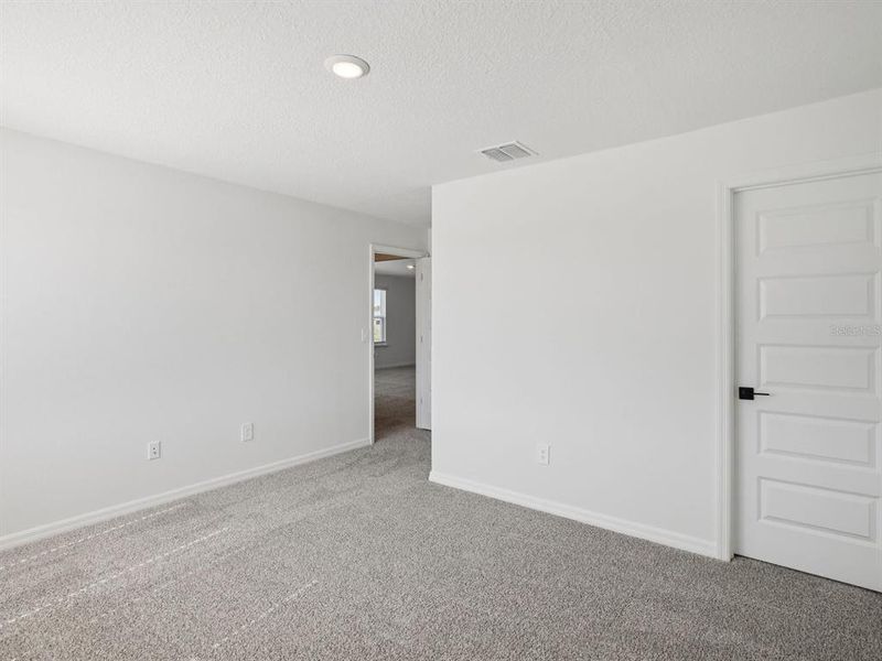 Spacious, unfurnished interior of a new home in Two Rivers - Signature Series, Zephyrhills (Image 18).