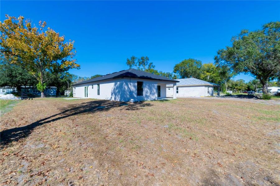 Exterior details and patio area of a home in , Lakeland (Image 37).