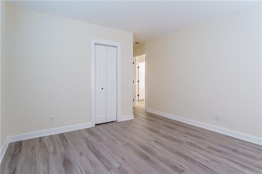 Spacious, unfurnished interior of a new home in , Atlanta (Image 32).