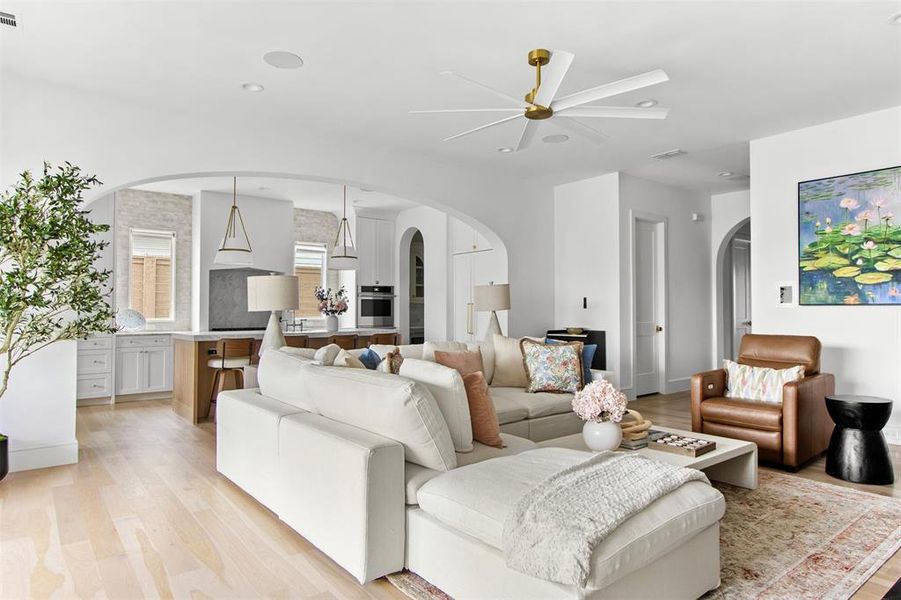 Furnished interior view inside a new home in , Dallas (Image 21). Furnished interior view inside a new home in , Dallas (Image 21).