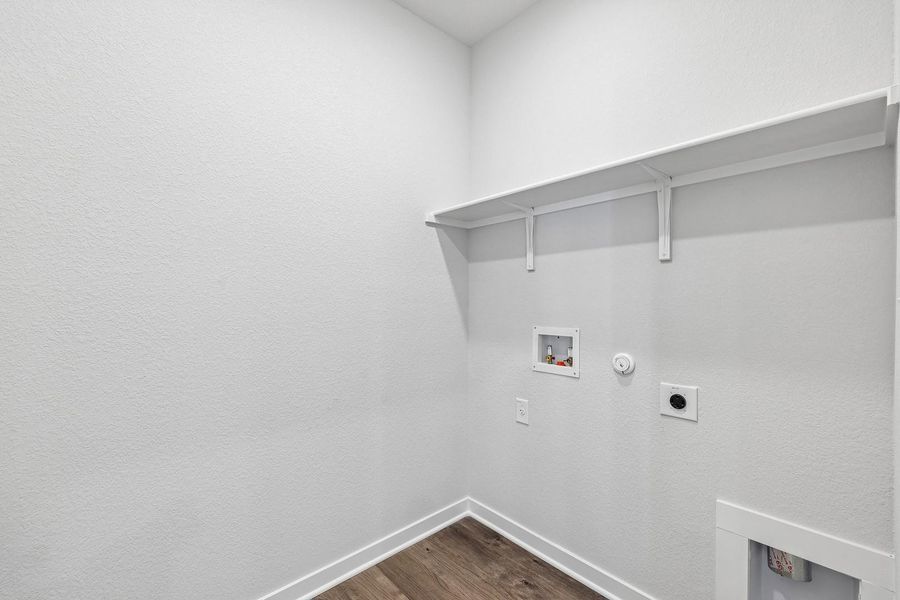 Spacious, unfurnished interior of a new home in Trinity Ranch, Elgin (Image 15).