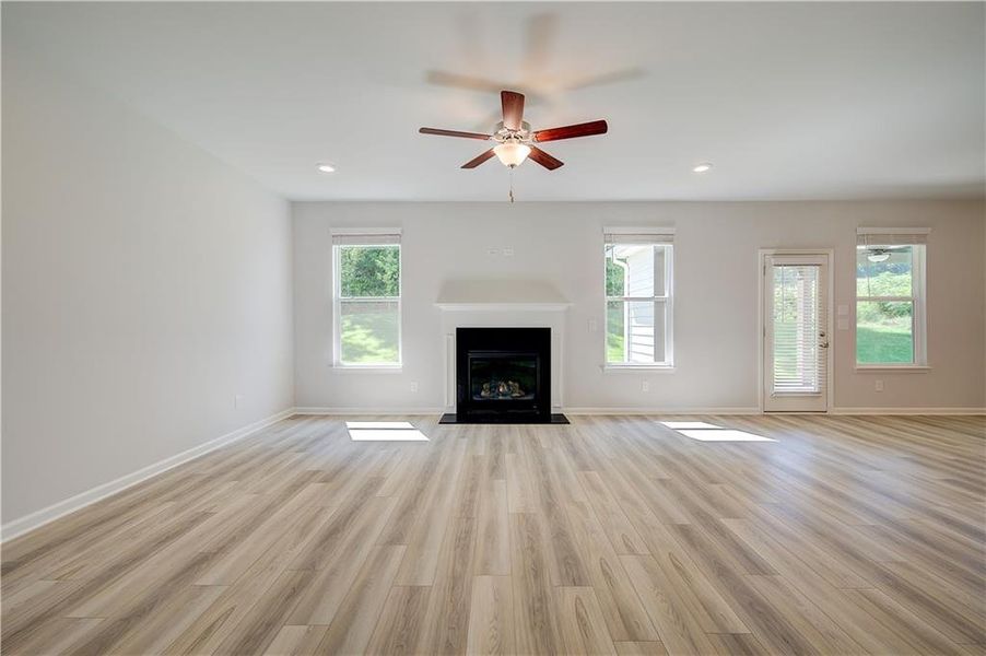 Spacious, unfurnished interior of a new home in Grandview at Millers Mill, Stockbridge (Image 12).