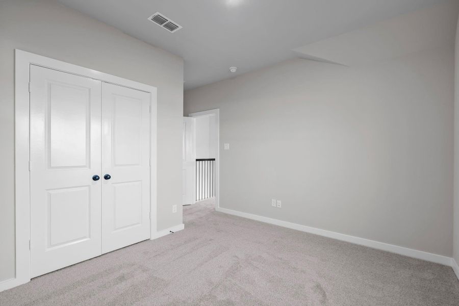 Spacious, unfurnished interior of a new home in Sienna 45', 50', Missouri City (Image 30). Spacious, unfurnished interior of a new home in Sienna 45', 50', Missouri City (Image 30).