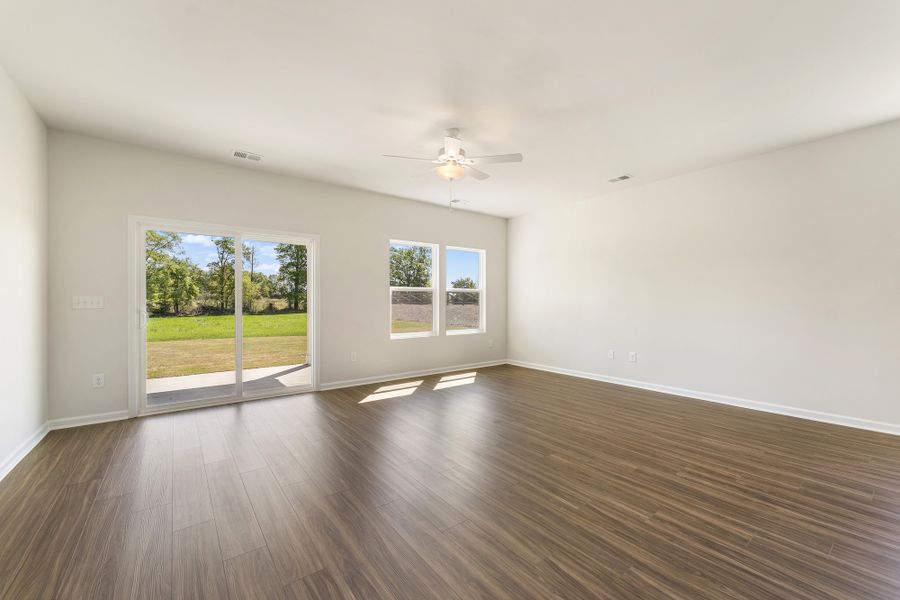 Spacious, unfurnished interior of a new home in Burke Estates, Chesnee (Image 19).