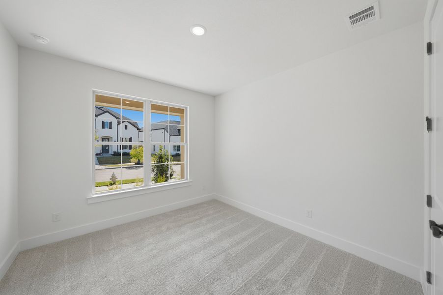 Spacious, unfurnished interior of a new home in Tavolo Park, Fort Worth (Image 18). Spacious, unfurnished interior of a new home in Tavolo Park, Fort Worth (Image 18).
