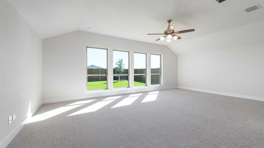 Spacious, unfurnished interior of a new home in Myrtle Creek 60', Waxahachie (Image 18).