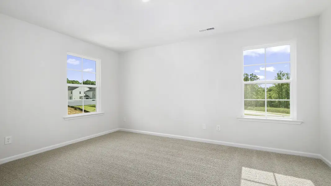 Spacious, unfurnished interior of a new home in Willow Mill, Thomasville (Image 17).