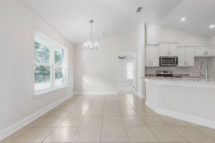 Spacious, unfurnished interior of a new home in Bayshore, Port St. Lucie (Image 9).