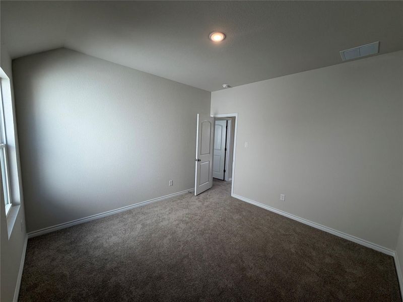 Spacious, unfurnished interior of a new home in Lariat, Liberty Hill (Image 7).