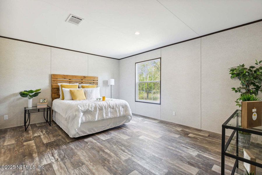 Furnished interior view inside a new home in , Palatka (Image 7).