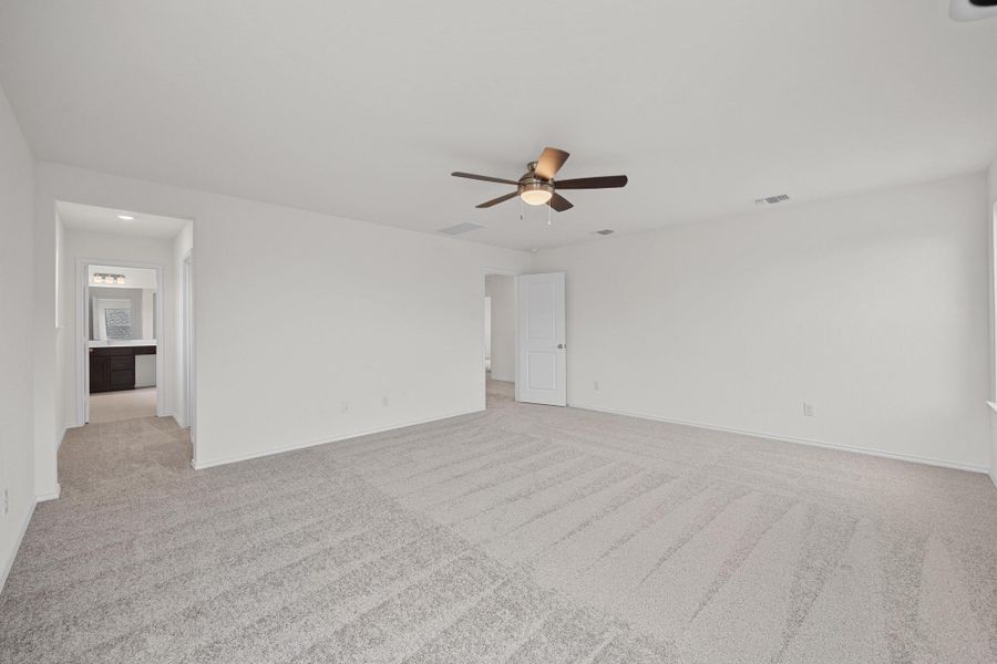 Spacious, unfurnished interior of a new home in Salerno - Classic Collection, Round Rock (Image 15). Spacious, unfurnished interior of a new home in Salerno - Classic Collection, Round Rock (Image 15).