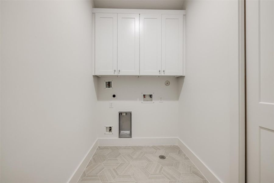 ASK ABOUT CUSTOMIZATION OPTIONS DURING CONSTRUCTION ONLY *MAZZARINO MODEL HOME * PHOTOS MAY SHOW A SIMILAR FLOOR PLAN AND/OR UPGRADED/ALTERNATIVE FINISHES * Please use these photos as a guide *THIS IS AN ACTIVE CONSTRUCTION SITE, BUYERS MUST REQUEST APPOINTMENT TO BE ON PREMISE AT ALL TIMES.