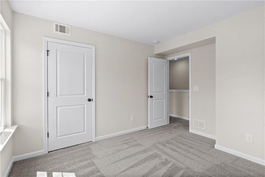 Spacious, unfurnished interior of a new home in The Collection at Vinings, Atlanta (Image 9). Spacious, unfurnished interior of a new home in The Collection at Vinings, Atlanta (Image 9).