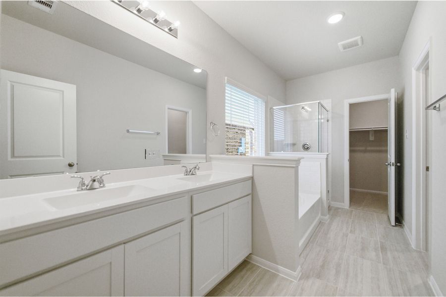 Furnished interior view inside a new home in Pearlbrook, Texas City (Image 11).