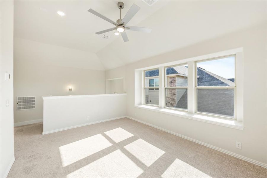 Spacious, unfurnished interior of a new home in El Dorado, Granbury (Image 29).