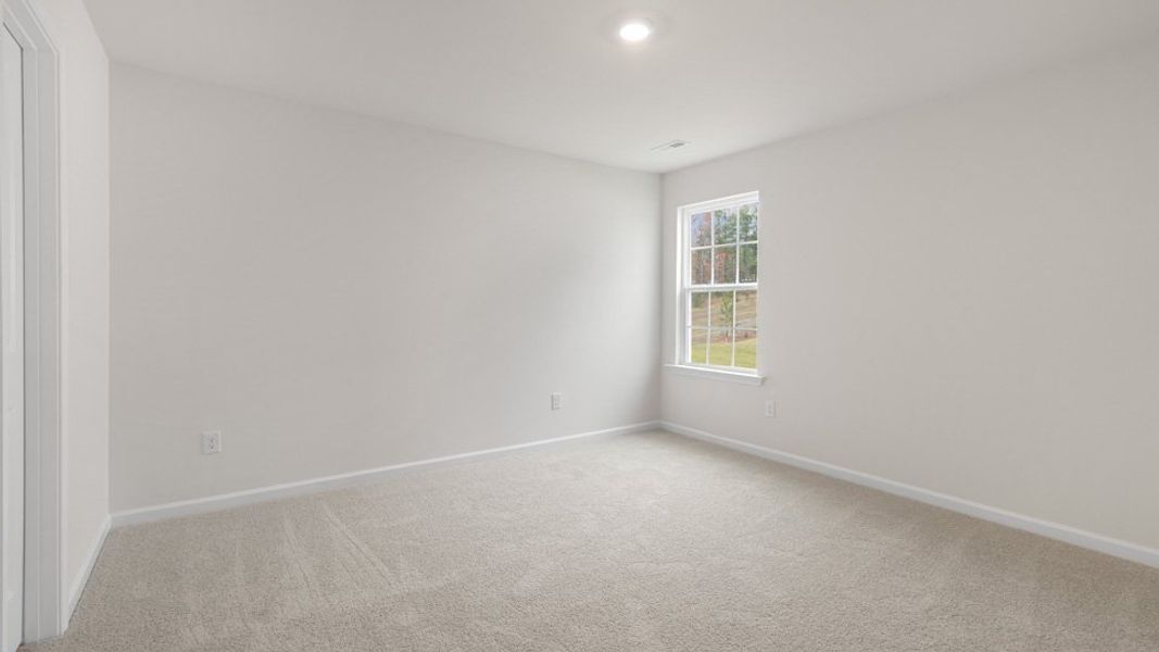 Spacious, unfurnished interior of a new home in Cambridge Park, Mebane (Image 25).