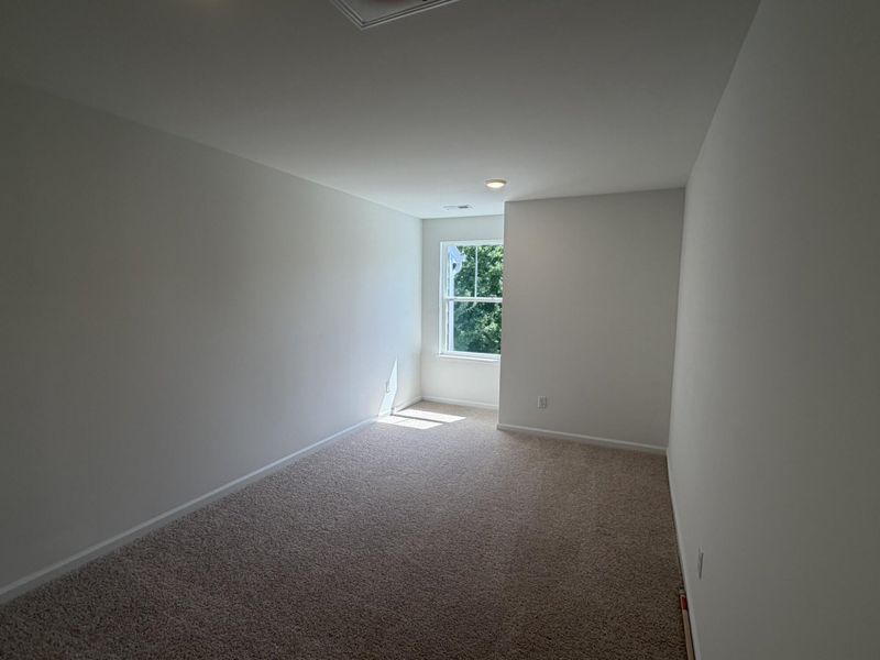 Spacious, unfurnished interior of a new home in Riverbrooke Townhomes, Simpsonville (Image 12).