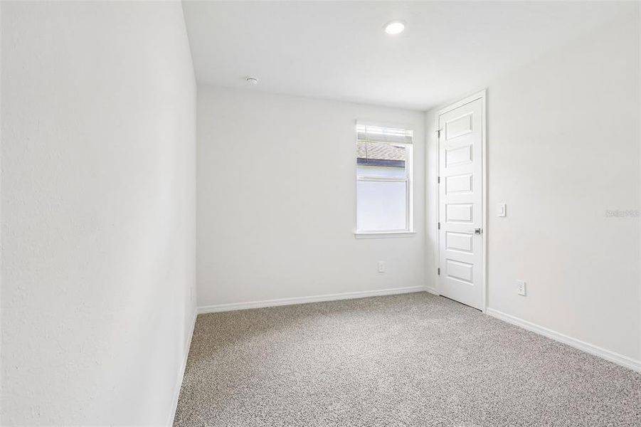 Spacious, unfurnished interior of a new home in The Grove at Stuart Crossing - Signature Series, Bartow (Image 27). Spacious, unfurnished interior of a new home in The Grove at Stuart Crossing - Signature Series, Bartow (Image 27).