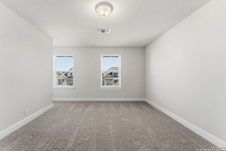 Spacious, unfurnished interior of a new home in Davis Ranch 60', San Antonio (Image 15).