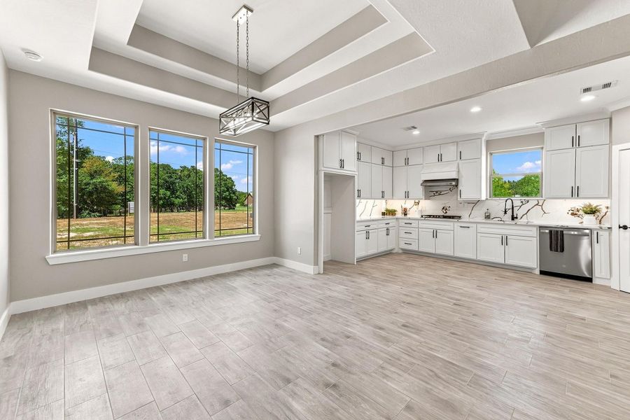 Spacious, unfurnished interior of a new home in , Huntsville (Image 23).