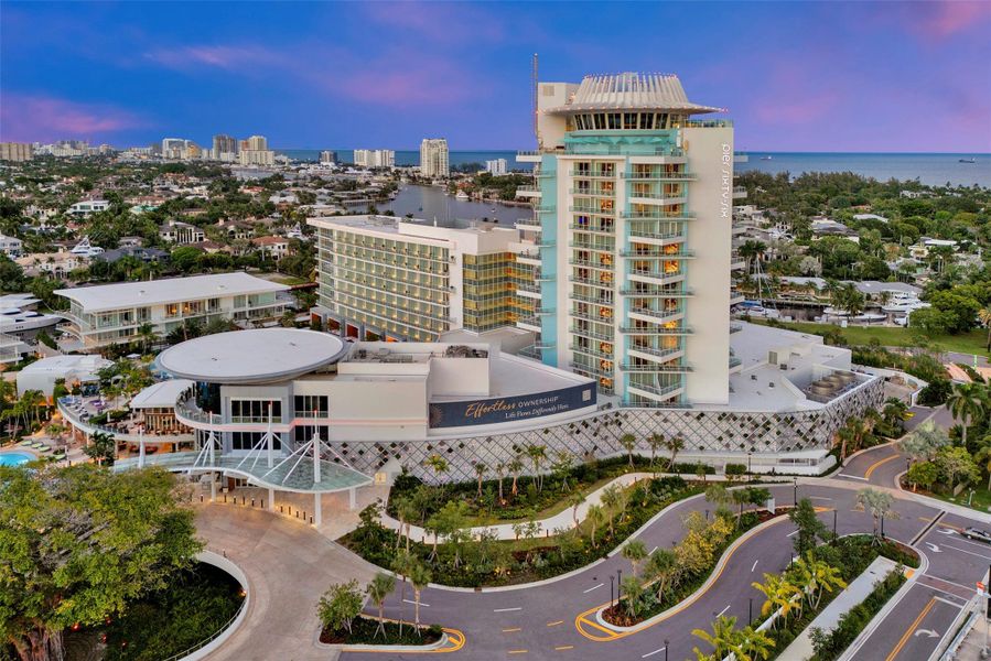 Condo located in Fort Lauderdale, FL showcasing its design and architecture (Image 37).