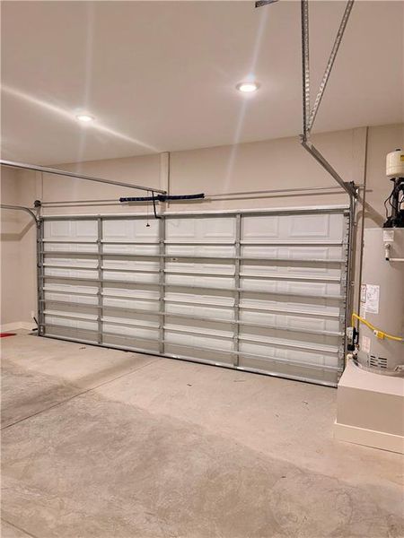 Spacious, unfurnished interior of a new home in , Conyers (Image 39).