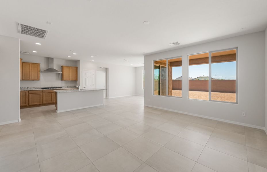 Spacious, unfurnished interior of a new home in Artisan at Asante, Surprise (Image 19).