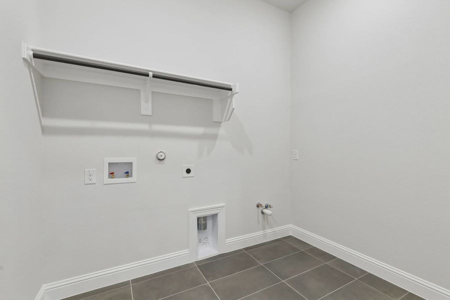 Spacious, unfurnished interior of a new home in Lakeview Heights, Azle (Image 17). Spacious, unfurnished interior of a new home in Lakeview Heights, Azle (Image 17).