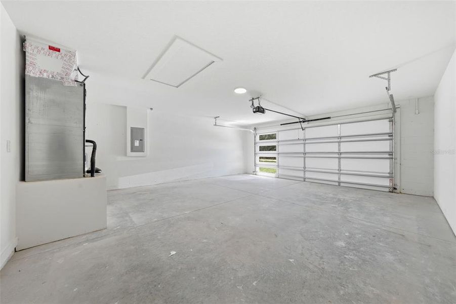 Spacious, unfurnished interior of a new home in , Dunnellon (Image 33).
